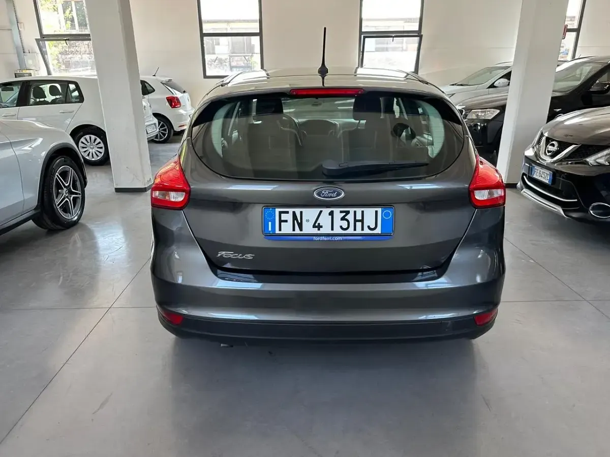 Usata Ford Focus 95 CV (69 kW) 2018 Grigio Berlina