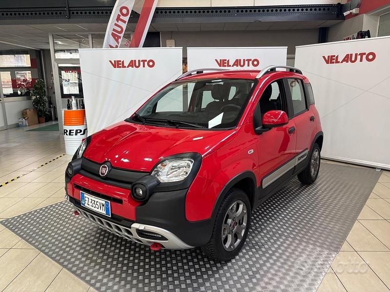 Usata Fiat Panda Cross Cross 86 CV (63 kW) 2020 Rosso Utilitaria