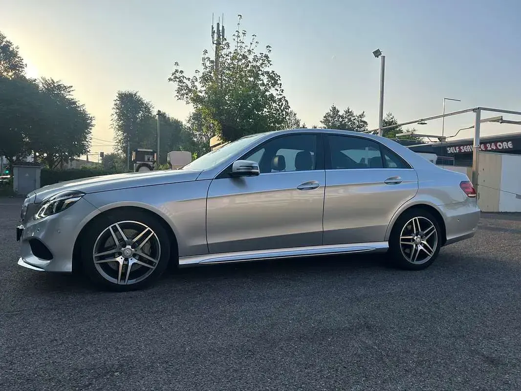 Usata Mercedes E350 Premium 258 CV (189 kW) 2016 Argento Berlina