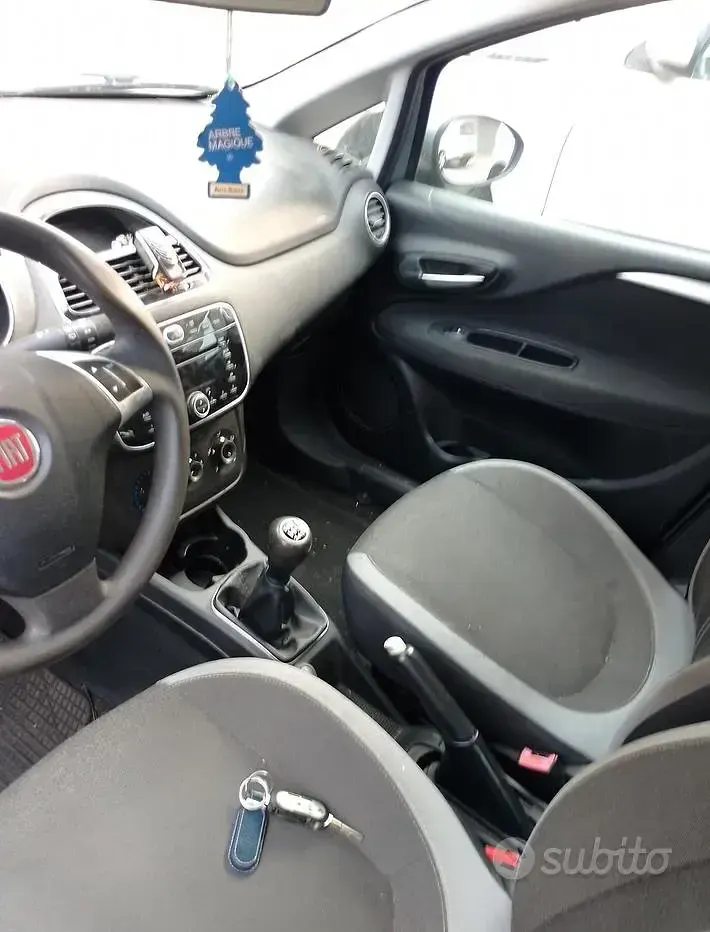 Usata Fiat Grande Punto 75 CV (55 kW) 2012 Grigio Utilitaria