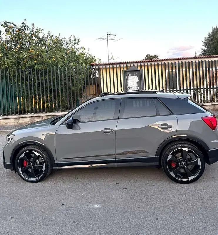 Käytetty Audi SQ2 Sport 300 HP (220 kW) 2021 Katumaasturi