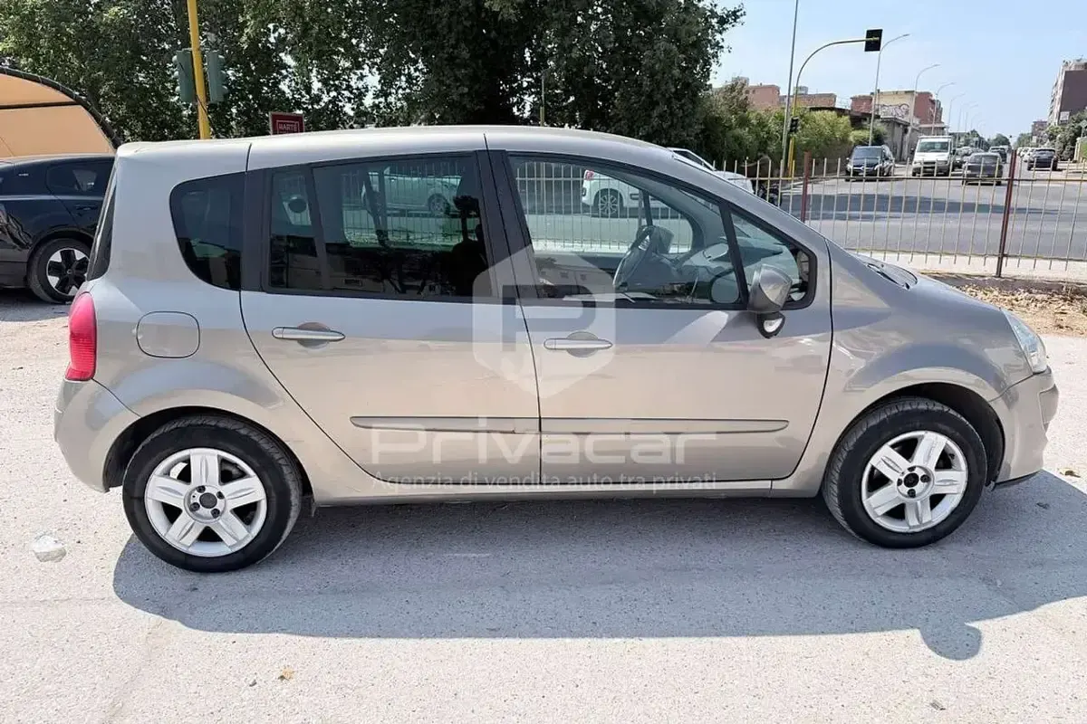 Usata Renault Grand Modus 75 CV (55 kW) 2011 Giallo Monovolume