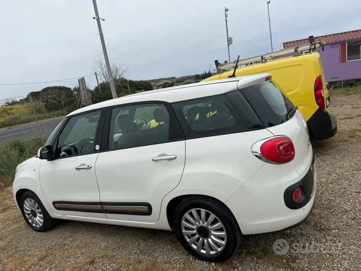 Usata Fiat 500L Living 105 CV (77 kW) 2014 Bianco Monovolume