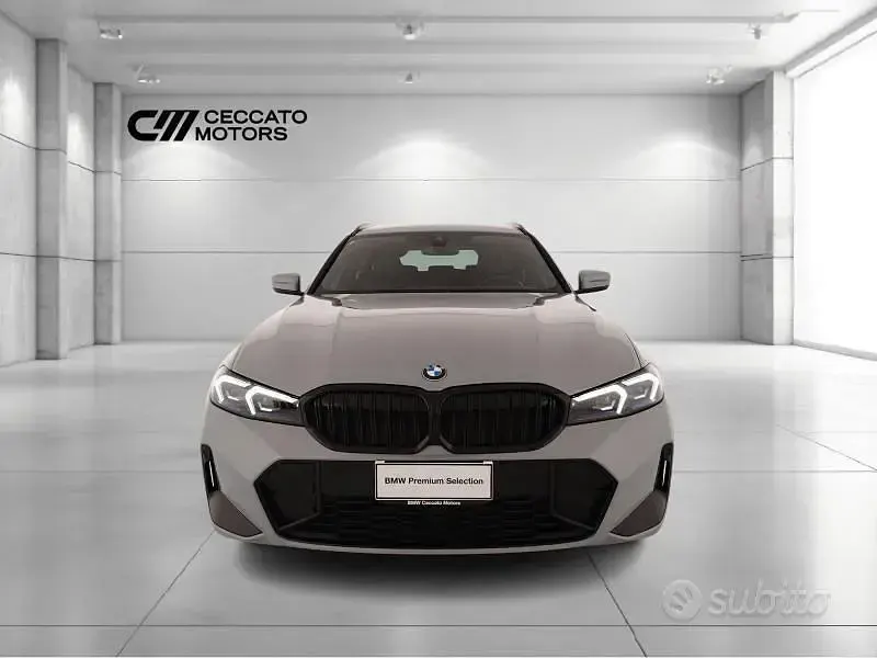 Usata BMW 330 M Sport 286 CV (210 kW) 2023 Grigio Station wagon