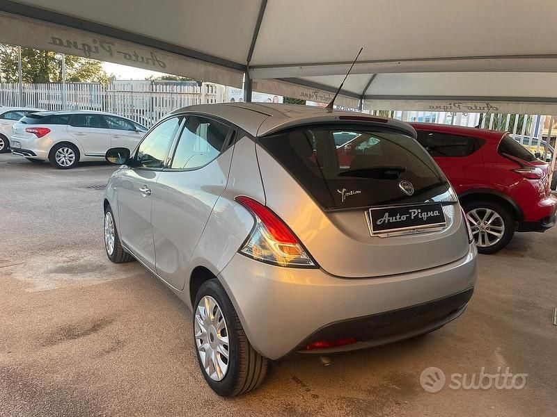 Usata Lancia Ypsilon S 85 CV (62 kW) 2012 Grigio Utilitaria