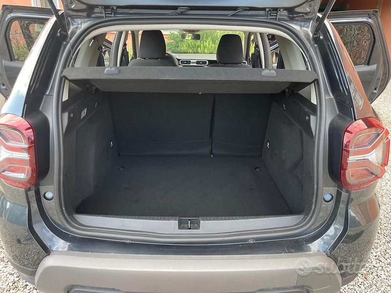 Usata Dacia Duster Prestige 131 CV (96 kW) 2024 Grigio SUV