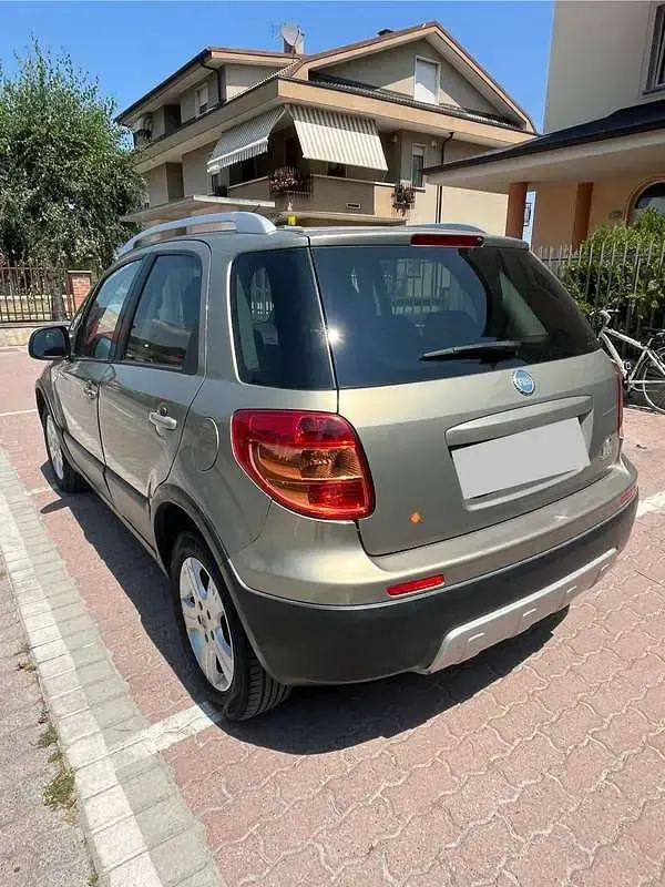 Usata Fiat Sedici Emotion 120 CV (88 kW) 2007 SUV