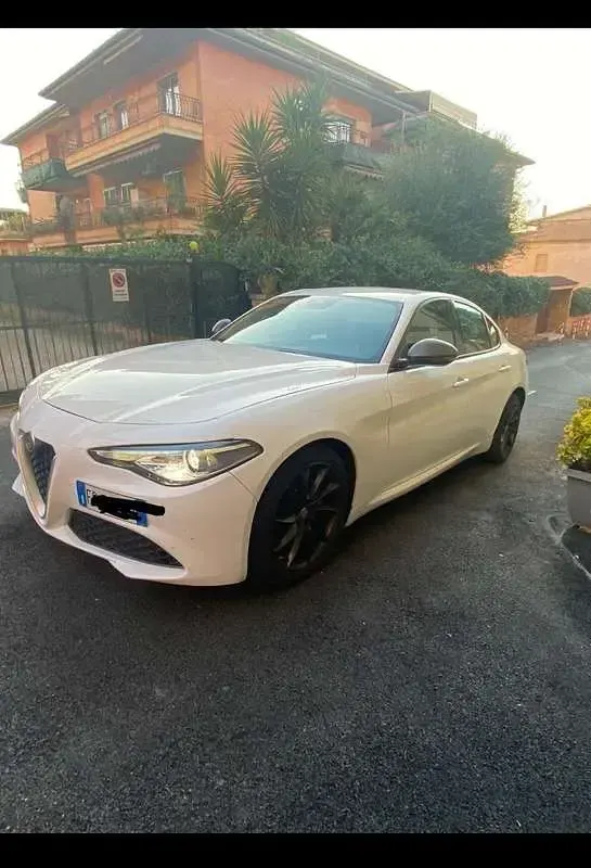 Usata Alfa Romeo Giulia 150 CV (110 kW) 2017 Berlina