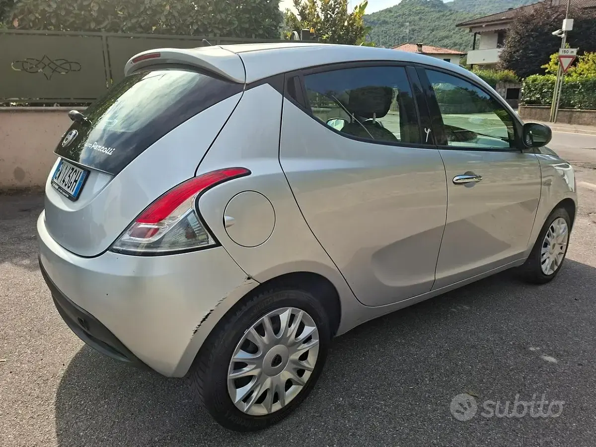 Usata Lancia Ypsilon S 95 CV (69 kW) 2014 Grigio Utilitaria