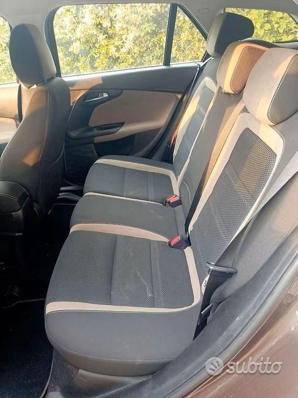 Usata Fiat Tipo Lounge 120 CV (88 kW) 2018 Marrone Station wagon