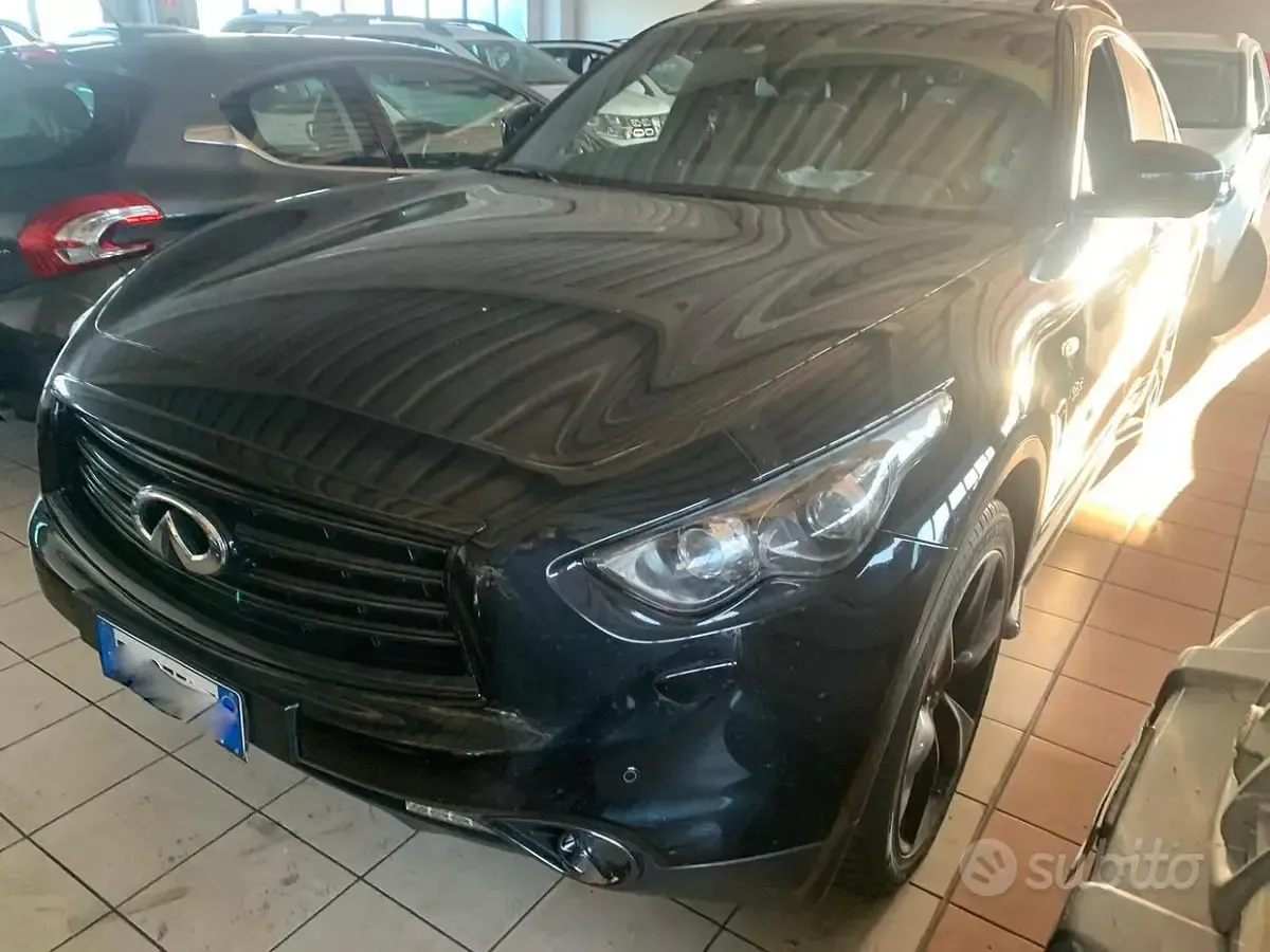 Usata Infiniti QX70 Premium 238 CV (175 kW) 2016 Nero SUV