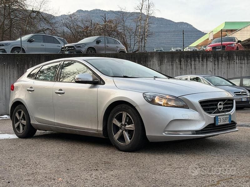Usata Volvo V40 2012 Grigio Utilitaria