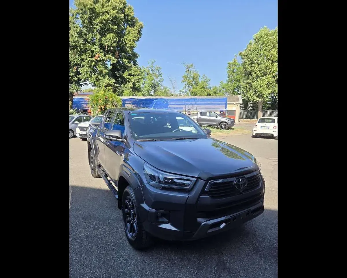 Nuova Toyota HiLux 204 CV (150 kW) 2026 Grigio Pick-up