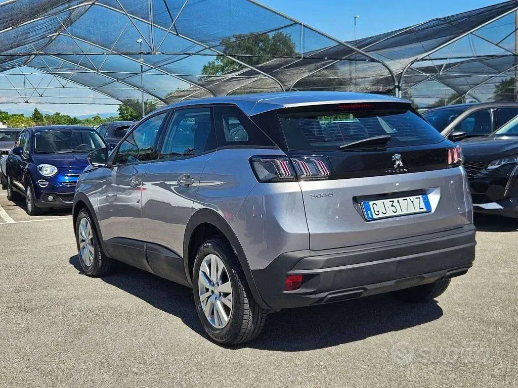 Usata Peugeot 3008 Active 131 CV (96 kW) 2022 Grigio SUV
