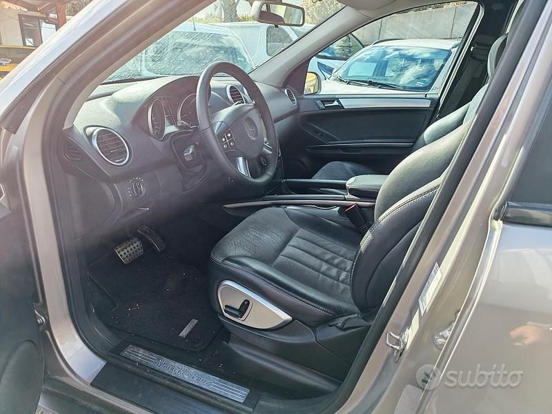 Usata Mercedes ML320 224 CV (164 kW) 2008 Grigio SUV
