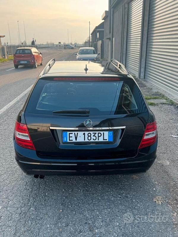 Begagnad Mercedes C180 120 HK (88 kW) 2014 Svart Kombi
