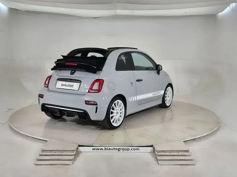 Usata Abarth 595C Esseesse 180 CV (132 kW) 2021 Grigio Cabrio