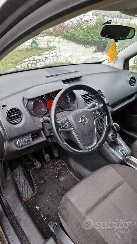 Usata Opel Meriva 95 CV (69 kW) 2011 Grigio Monovolume