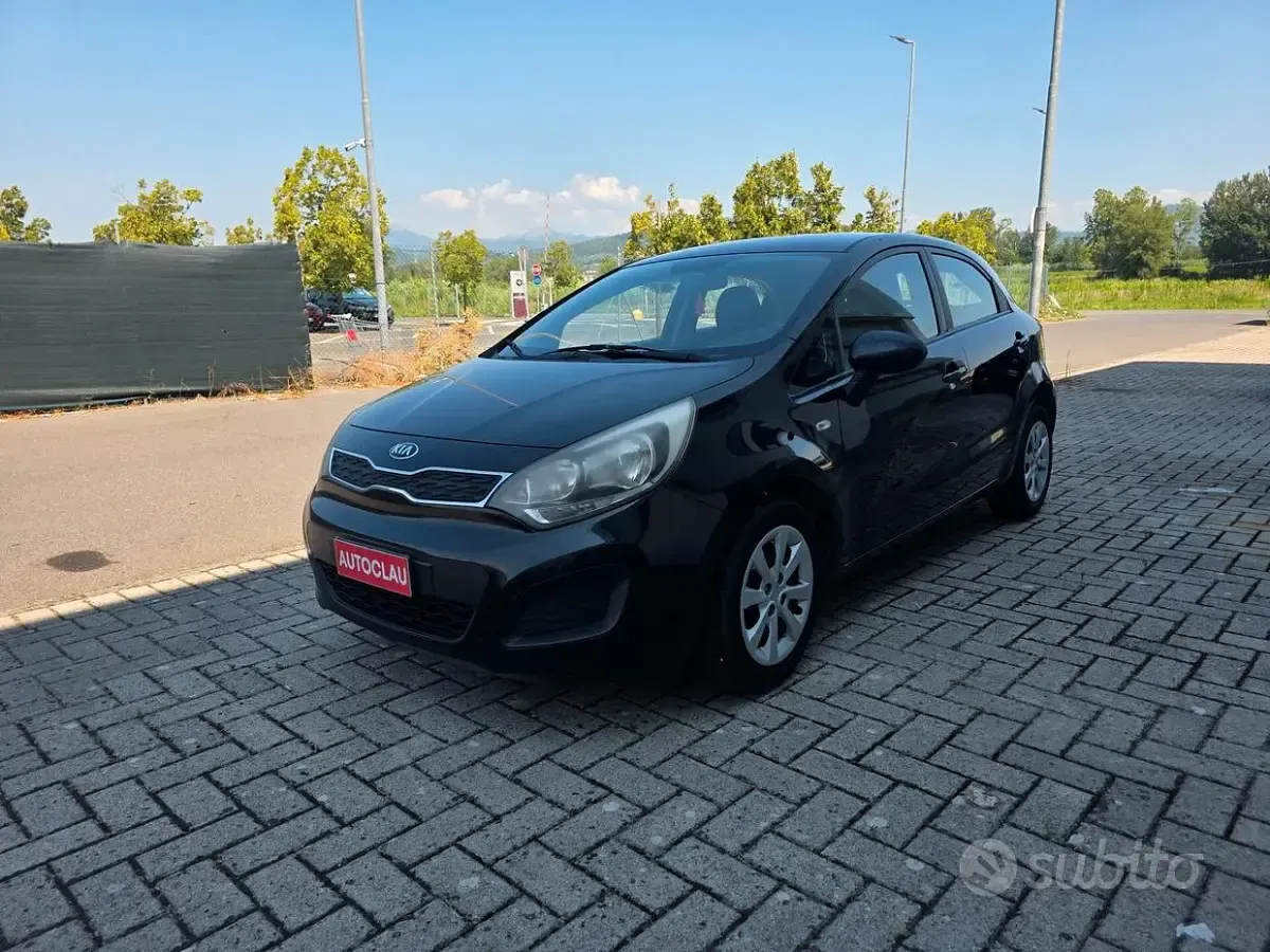 Usata Kia Rio Active 90 CV (66 kW) 2013 Nero Berlina