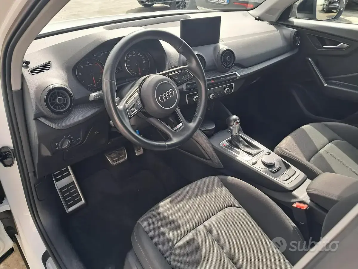 Usata Audi Q2 Black Edition 116 CV (85 kW) 2019 Bianco SUV