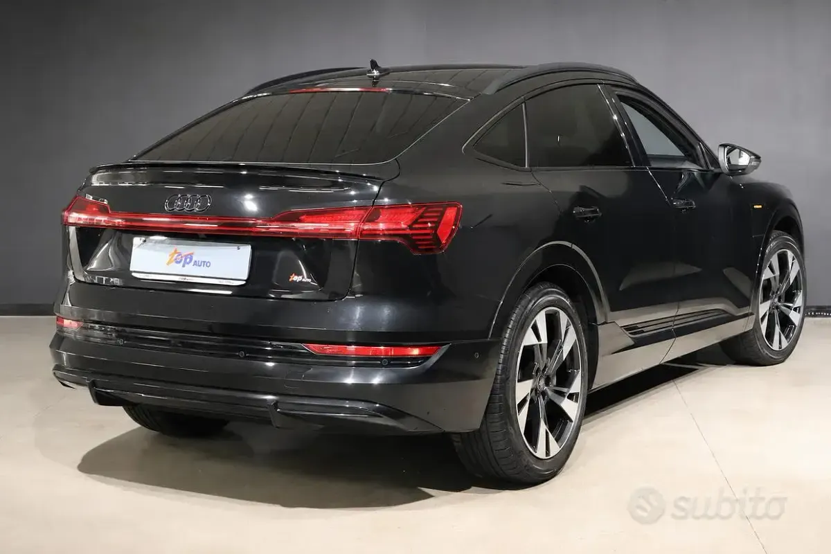 Usata Audi e-tron S-Line 300 kW (408 CV) 2023 Nero SUV