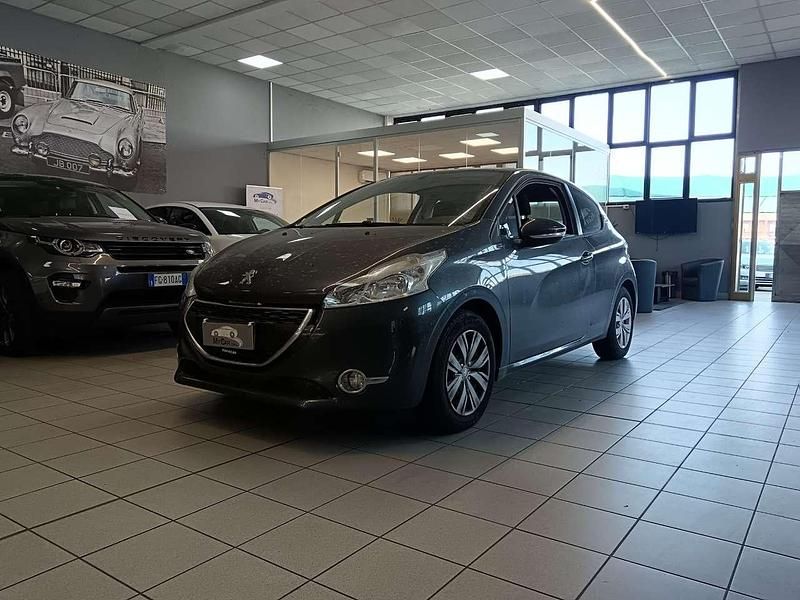 Usata Peugeot 208 68 CV (50 kW) 2013 Grigio Utilitaria