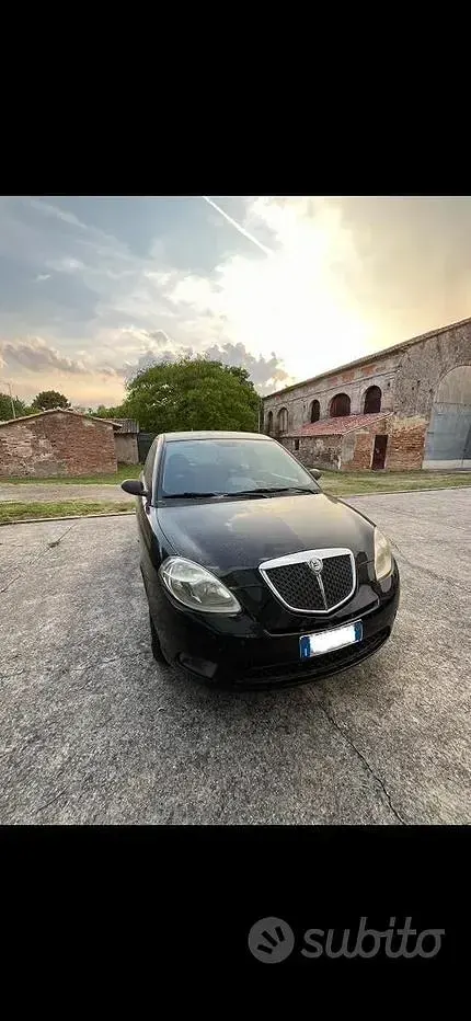 Usata Lancia Ypsilon 60 CV (44 kW) 2008 Nero Utilitaria