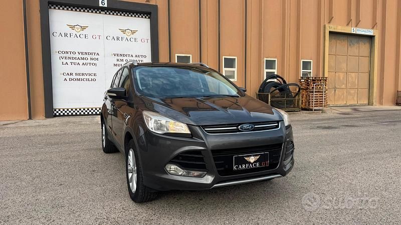 Usata Ford Kuga Titanium 150 CV (110 kW) 2017 Grigio SUV