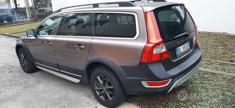Usata Volvo XC70 175 CV (128 kW) 2011 Marrone Station wagon