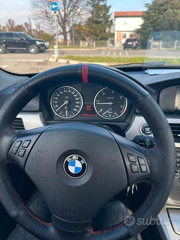 Usata BMW 320 184 CV (135 kW) 2010 Nero Berlina