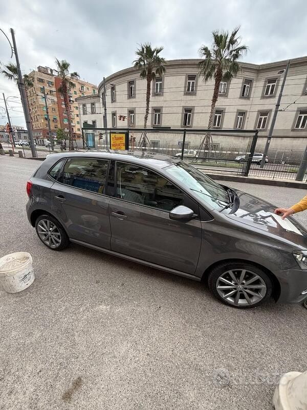 Usata VW Polo 105 CV (77 kW) 2016 Grigio Utilitaria