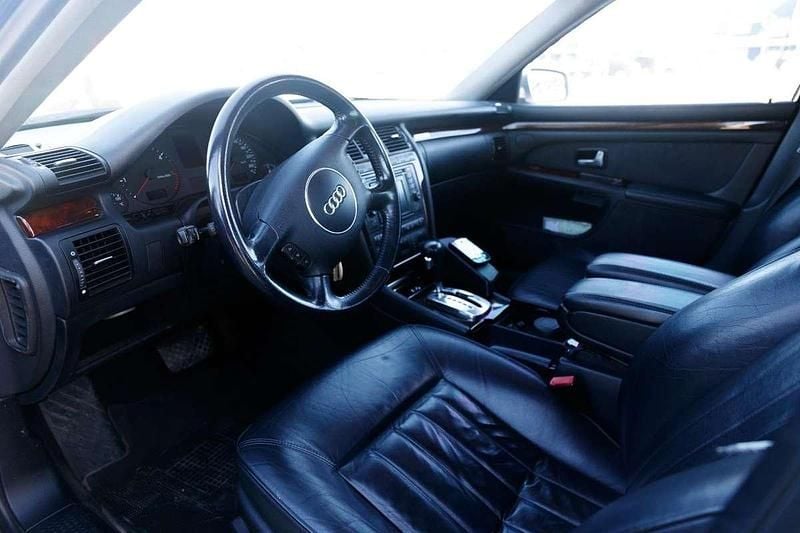 Usata Audi A8 Ambiente 234 CV (172 kW) 2001 Argento Berlina
