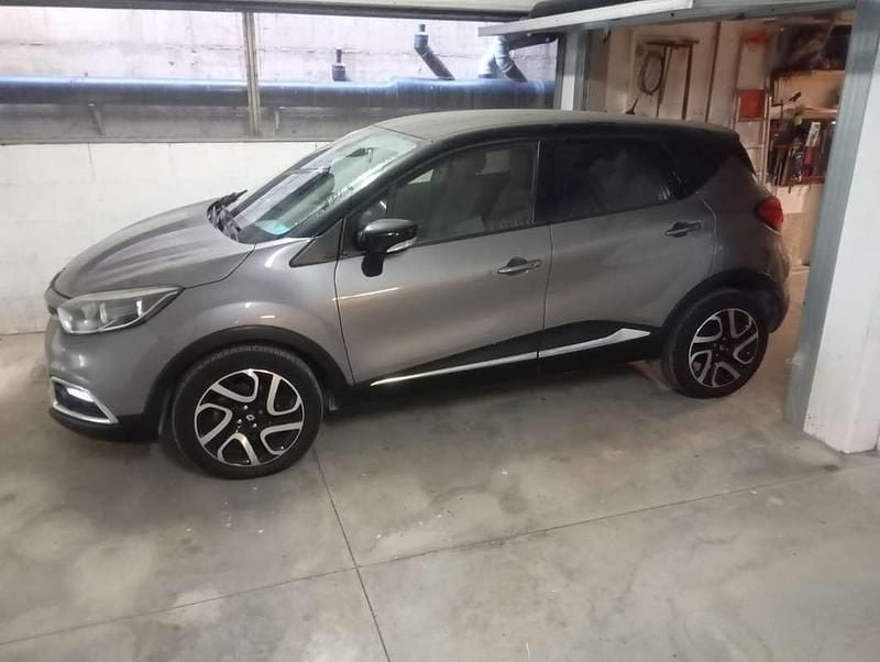 Usata Renault Captur Intens 90 CV (66 kW) 2015 Grigio SUV
