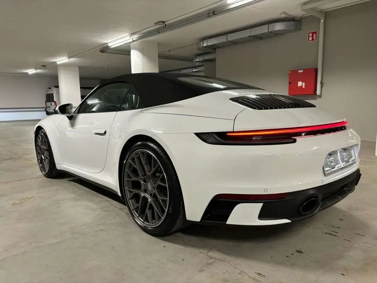 Usata Porsche 911 Carrera 4 Cabriolet 385 CV (283 kW) 2024 Bianco Cabrio
