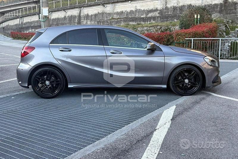 Usata Mercedes A180 Premium 108 CV (79 kW) 2016 Grigio Utilitaria