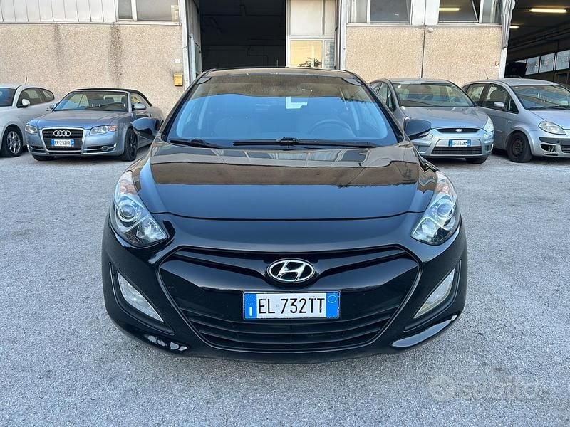 Occasion Hyundai i30 110 PK (80 kW) 2012 Zwart Sedan