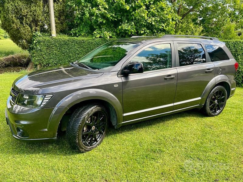 Usata Fiat Freemont 170 CV (125 kW) 2016 Grigio SUV