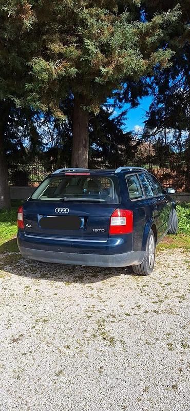 Usata Audi A4 130 CV (95 kW) 2004 Blu Station wagon
