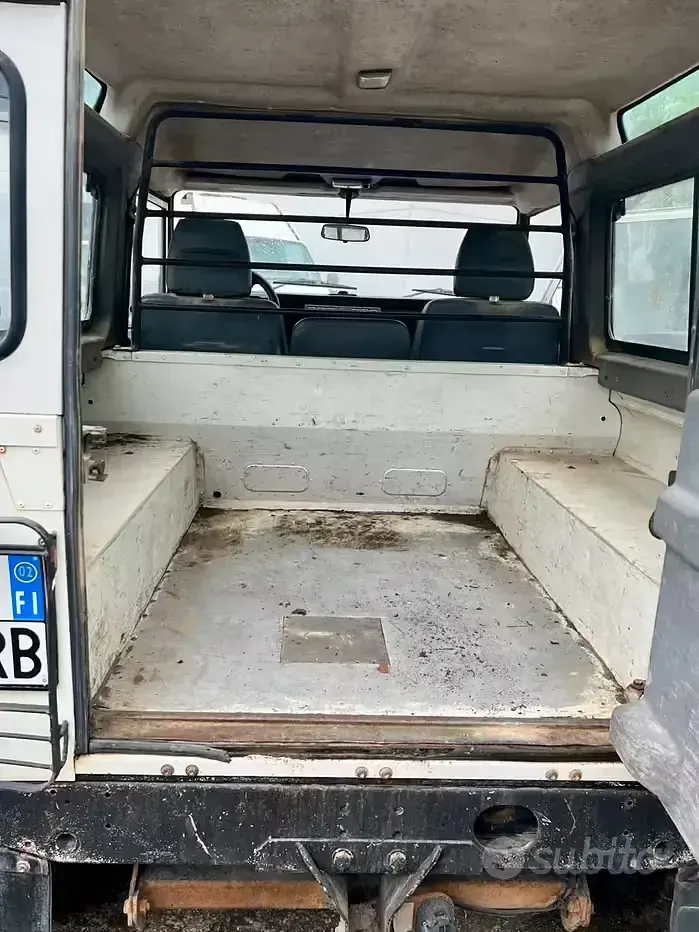 Usata Land Rover Defender 86 CV (63 kW) 2002 Bianco SUV
