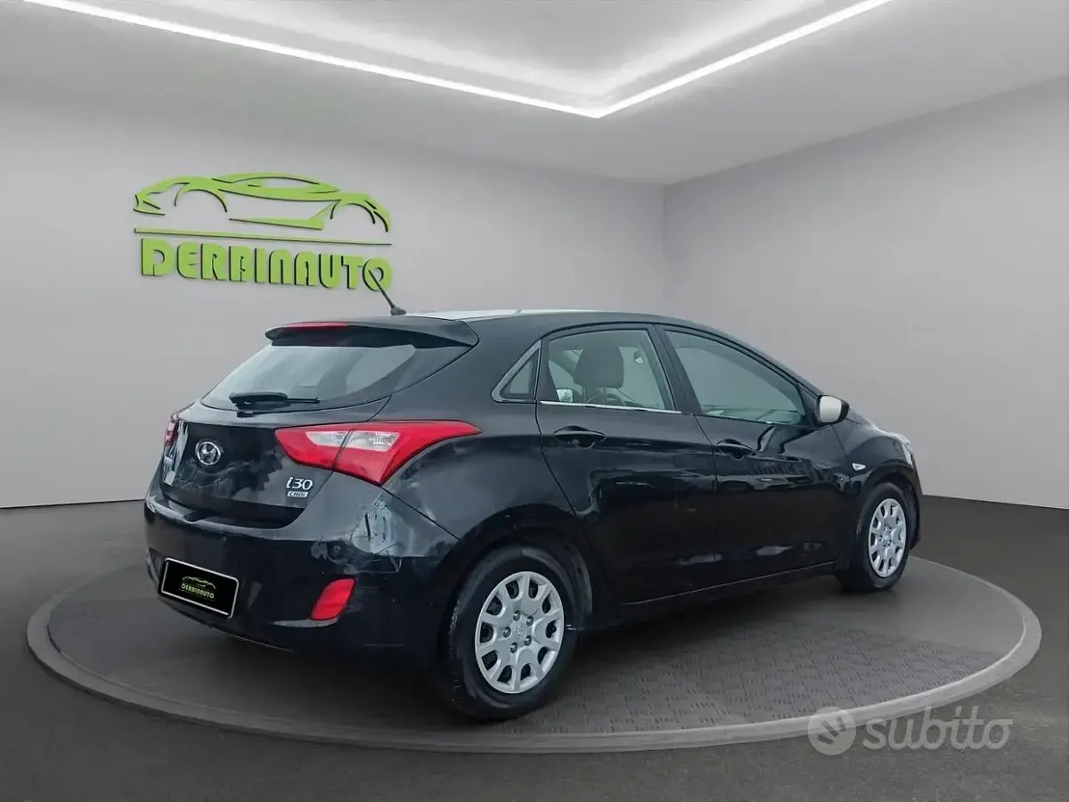 Usata Hyundai i30 Comfort 110 CV (80 kW) 2015 Nero Berlina