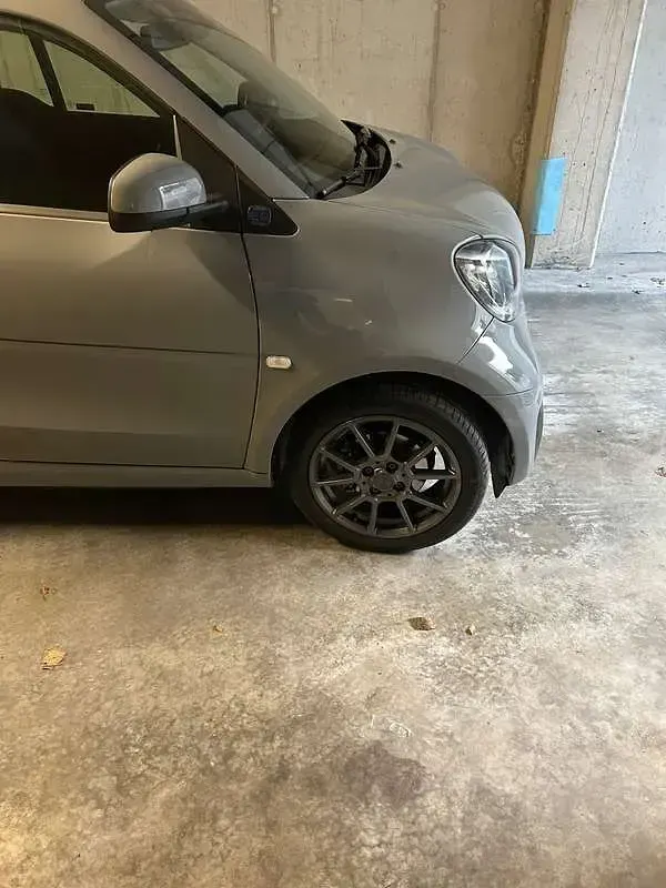 Usata Smart ForTwo Coupé 60 kW (82 CV) 2021 Grigio Utilitaria