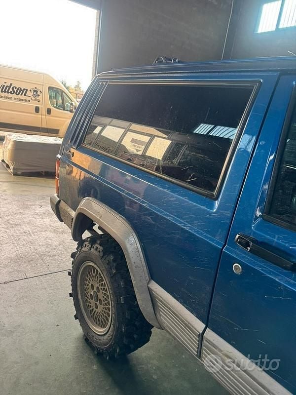 Usata Jeep Cherokee 80 CV (58 kW) 1988 Blu SUV