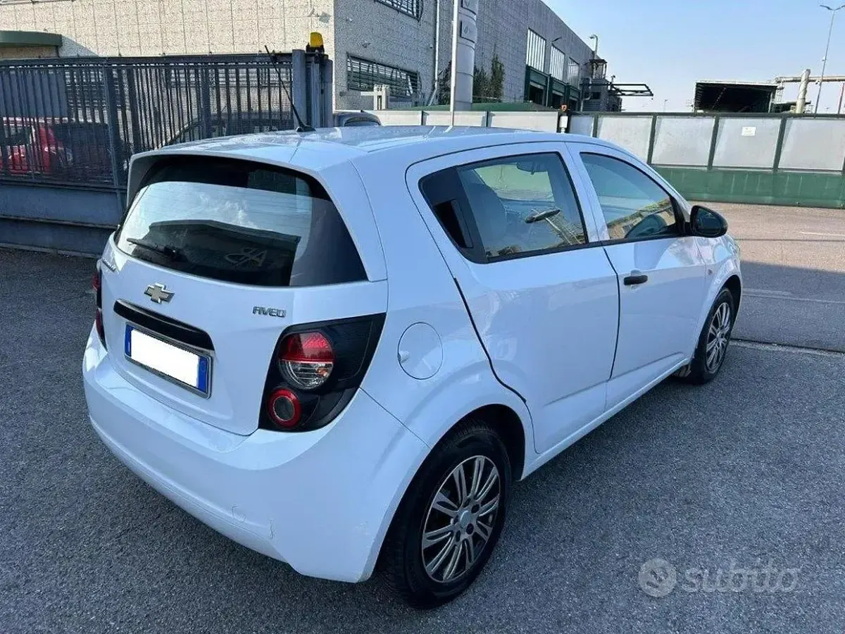 Usata Chevrolet Aveo LS 86 CV (63 kW) 2012 Bianco Berlina