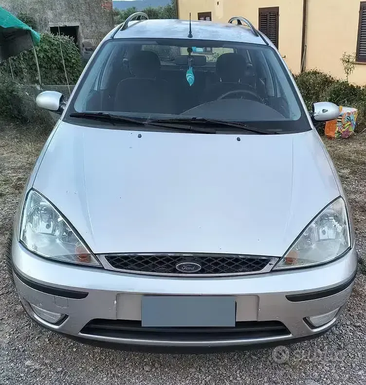 Usata Ford Focus 100 CV (73 kW) 2002 Grigio Station wagon