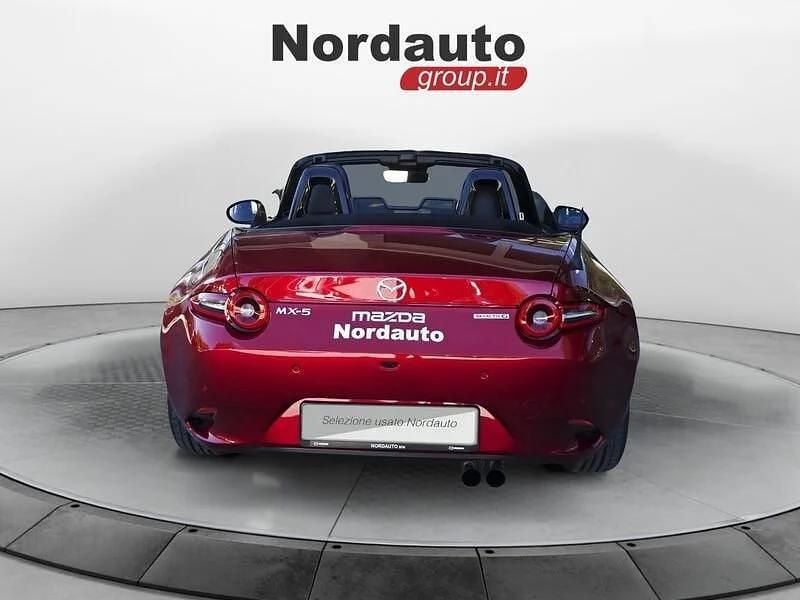 Usata Mazda MX5 132 CV (97 kW) 2024 Soul red crystal Cabrio