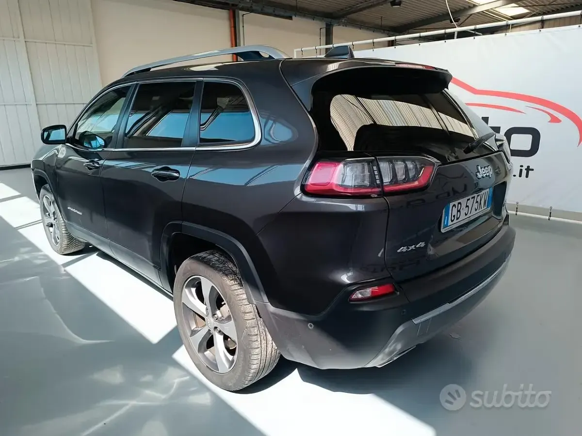 Usata Jeep Cherokee Limited 194 CV (142 kW) 2020 Grigio SUV
