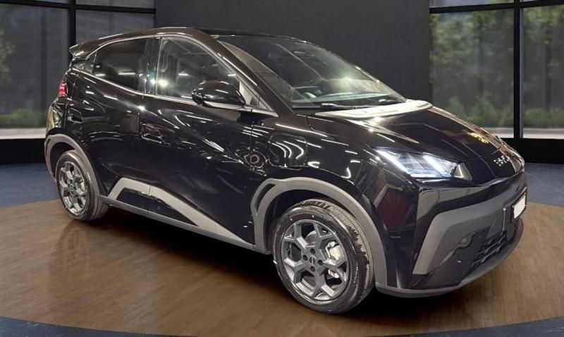 Nuova BYD Dolphin Surf Active 64 kW (88 CV) 2026 Polar night black Utilitaria