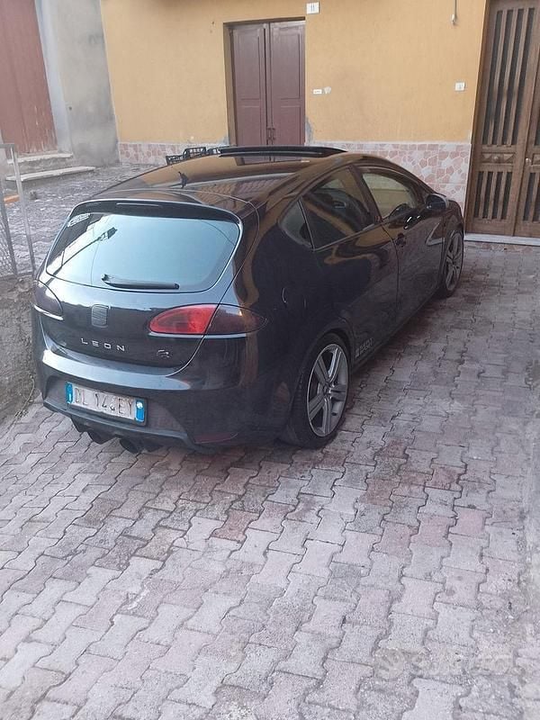 Usata Seat Leon FR 170 CV (125 kW) 2007 Nero Utilitaria