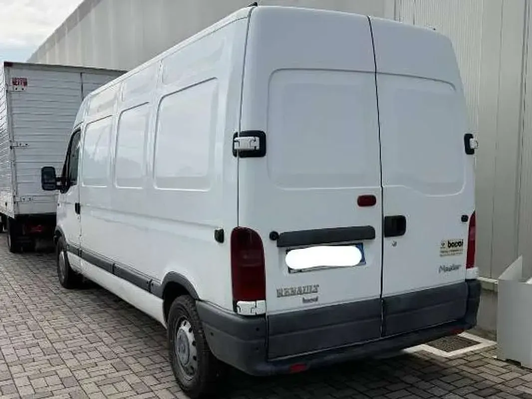 Usata Renault Master 90 CV (66 kW) 2001 Bianco Furgone