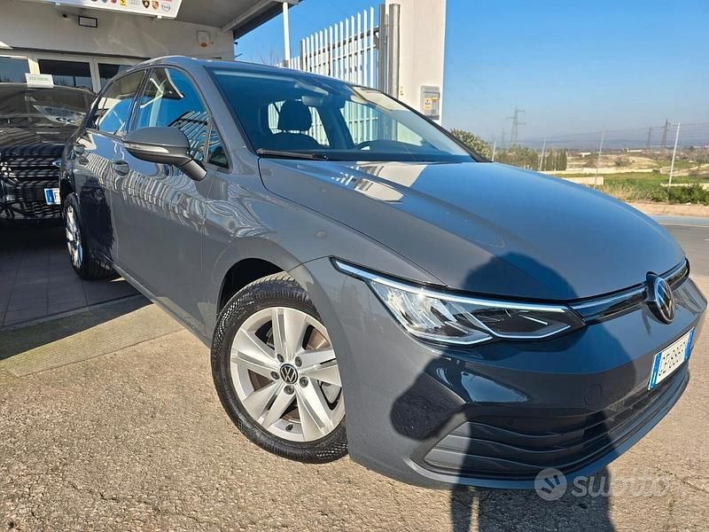 Usata VW Golf VII Life 116 CV (85 kW) 2021 Grigio Utilitaria